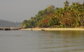 Beachfront Talingngam